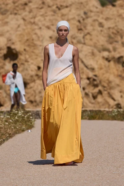Look 1